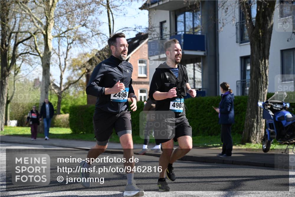 12.04.2026 - 45. Internationalen Wilhelmsburger Insellauf J. Mangold http://msf.ph/oto/9462816 12.04.2026 10:50:40 Ziel 4903, 2496, 2198, 2197, 3039, 3550, 4659, 2935, 5823, 2762, 5618, 4756, 2506, 3996, 5608, 2598 meine-sportfotos.de