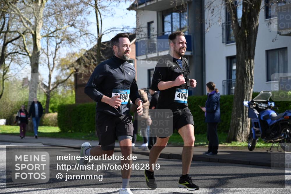 12.04.2026 - 45. Internationalen Wilhelmsburger Insellauf J. Mangold http://msf.ph/oto/9462819 12.04.2026 10:50:40 Ziel 4903, 2496, 2198, 2197, 3039, 3550, 4659, 2935, 5823, 2762, 5618, 4756, 2506, 3996, 5608, 2598 meine-sportfotos.de