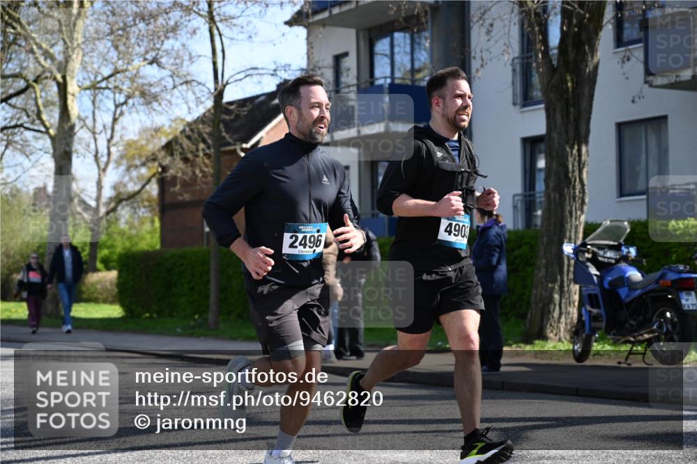 12.04.2026 - 45. Internationalen Wilhelmsburger Insellauf J. Mangold http://msf.ph/oto/9462820 12.04.2026 10:50:40 Ziel 4903, 2496, 2198, 2197, 3039, 3550, 4659, 2935, 5823, 2762, 5618, 4756, 2506, 3996, 5608, 2598 meine-sportfotos.de