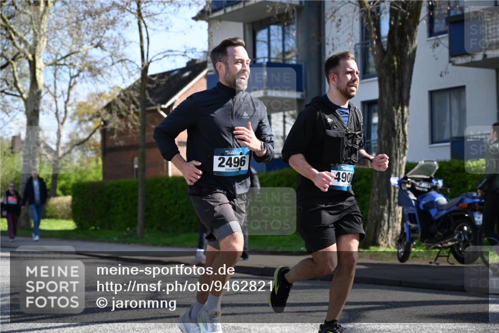 12.04.2026 - 45. Internationalen Wilhelmsburger Insellauf J. Mangold http://msf.ph/oto/9462821 12.04.2026 10:50:40 Ziel 4903, 2496, 2198, 2197, 3039, 3550, 4659, 2935, 5823, 2762, 5618, 4756, 2506, 3996, 5608, 2598 meine-sportfotos.de