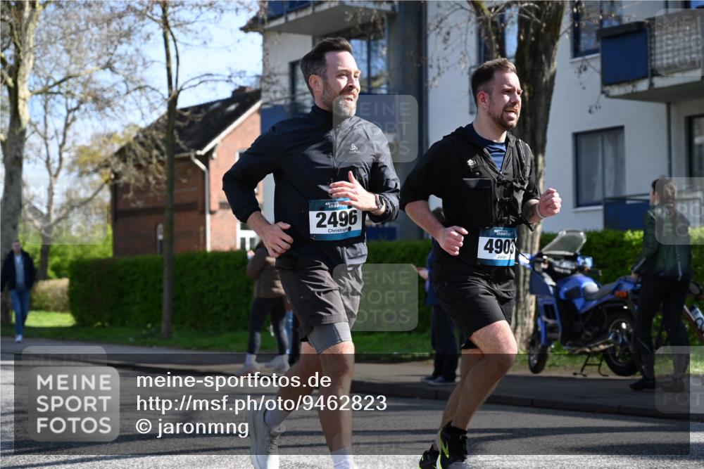 12.04.2026 - 45. Internationalen Wilhelmsburger Insellauf J. Mangold http://msf.ph/oto/9462823 12.04.2026 10:50:40 Ziel 4903, 2496, 2198, 2197, 3039, 3550, 4659, 2935, 5823, 2762, 5618, 4756, 2506, 3996, 5608, 2598 meine-sportfotos.de