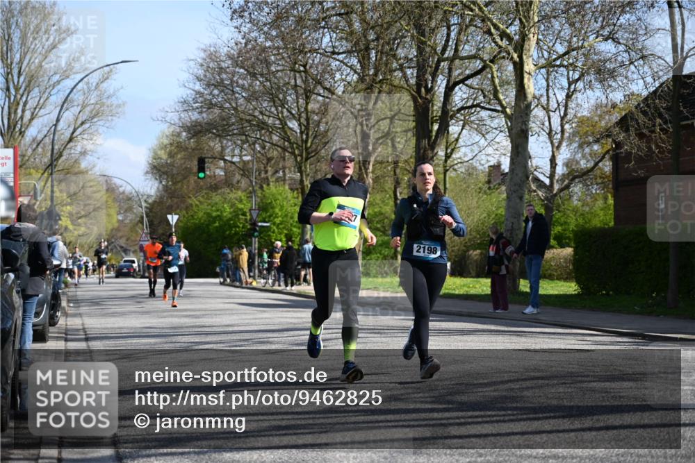 12.04.2026 - 45. Internationalen Wilhelmsburger Insellauf J. Mangold http://msf.ph/oto/9462825 12.04.2026 10:50:43 Ziel 4903, 2496, 2198, 2197, 3039, 3550, 4659, 2935, 5823, 2762, 5618, 4756, 2506, 3996, 5608, 2598, 3049, 4263 meine-sportfotos.de