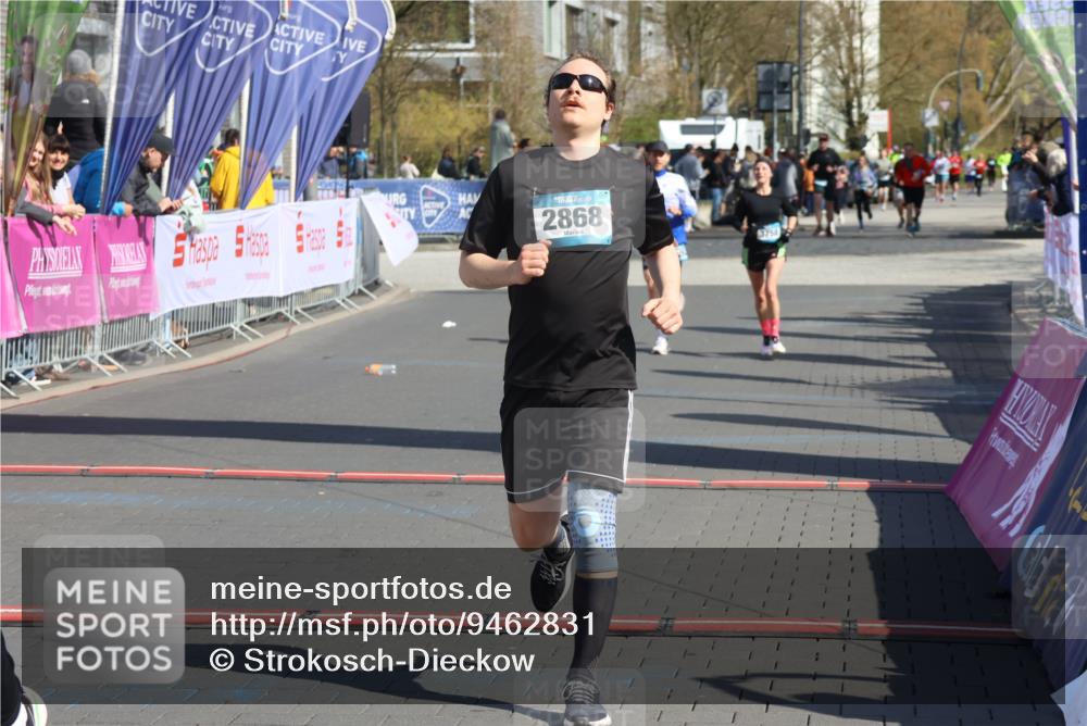 12.04.2026 - 45. Internationalen Wilhelmsburger Insellauf Strokosch-Dieckow http://msf.ph/oto/9462831 12.04.2026 11:11:49 Ziel 3658, 2868, 3758 meine-sportfotos.de