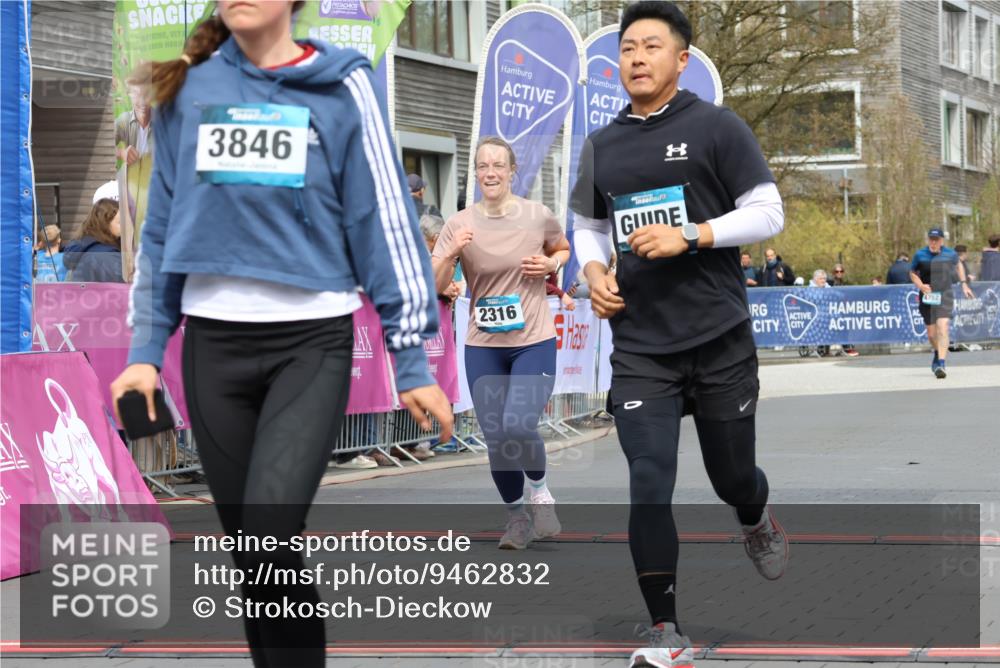 12.04.2026 - 45. Internationalen Wilhelmsburger Insellauf Strokosch-Dieckow http://msf.ph/oto/9462832 12.04.2026 13:17:14 Ziel 3846, 2316 meine-sportfotos.de