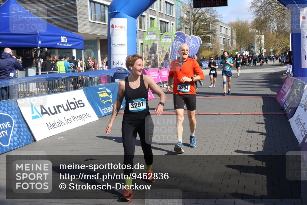 12.04.2026 - 45. Internationalen Wilhelmsburger Insellauf Strokosch-Dieckow http://msf.ph/oto/9462836 12.04.2026 10:53:03 Ziel 5284, 3577, 2625, 4008, 3237 meine-sportfotos.de