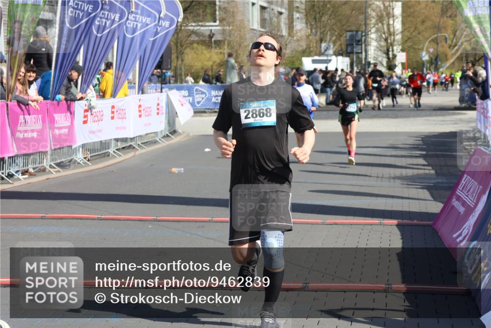 12.04.2026 - 45. Internationalen Wilhelmsburger Insellauf Strokosch-Dieckow http://msf.ph/oto/9462839 12.04.2026 11:11:49 Ziel 3658, 2868, 3758 meine-sportfotos.de