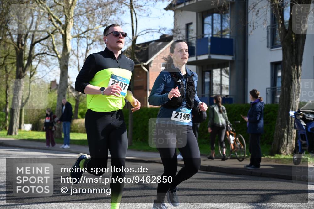 12.04.2026 - 45. Internationalen Wilhelmsburger Insellauf J. Mangold http://msf.ph/oto/9462850 12.04.2026 10:50:45 Ziel 4903, 2496, 2198, 2197, 3039, 3550, 4659, 3550, 4659, 2935, 5823, 2762, 5618, 4756, 2506, 3996, 5608, 2598, 3049, 4263, 5769 meine-sportfotos.de