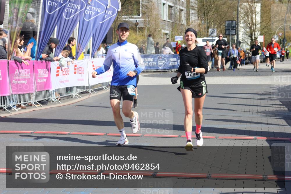 12.04.2026 - 45. Internationalen Wilhelmsburger Insellauf Strokosch-Dieckow http://msf.ph/oto/9462854 12.04.2026 11:11:53 Ziel 3758, 4252, 4744 meine-sportfotos.de