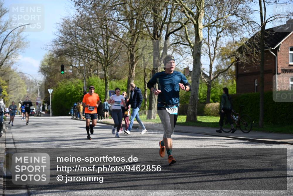 12.04.2026 - 45. Internationalen Wilhelmsburger Insellauf J. Mangold http://msf.ph/oto/9462856 12.04.2026 10:50:50 Ziel 2198, 2197, 3039, 3550, 4659, 2935, 5823, 2762, 5618, 4756, 2506, 3996, 5608, 5608, 2598, 3049, 4263, 5769, 3572 meine-sportfotos.de