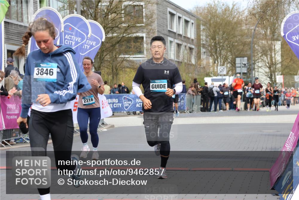 12.04.2026 - 45. Internationalen Wilhelmsburger Insellauf Strokosch-Dieckow http://msf.ph/oto/9462857 12.04.2026 13:17:13 Ziel 3846, 2316 meine-sportfotos.de