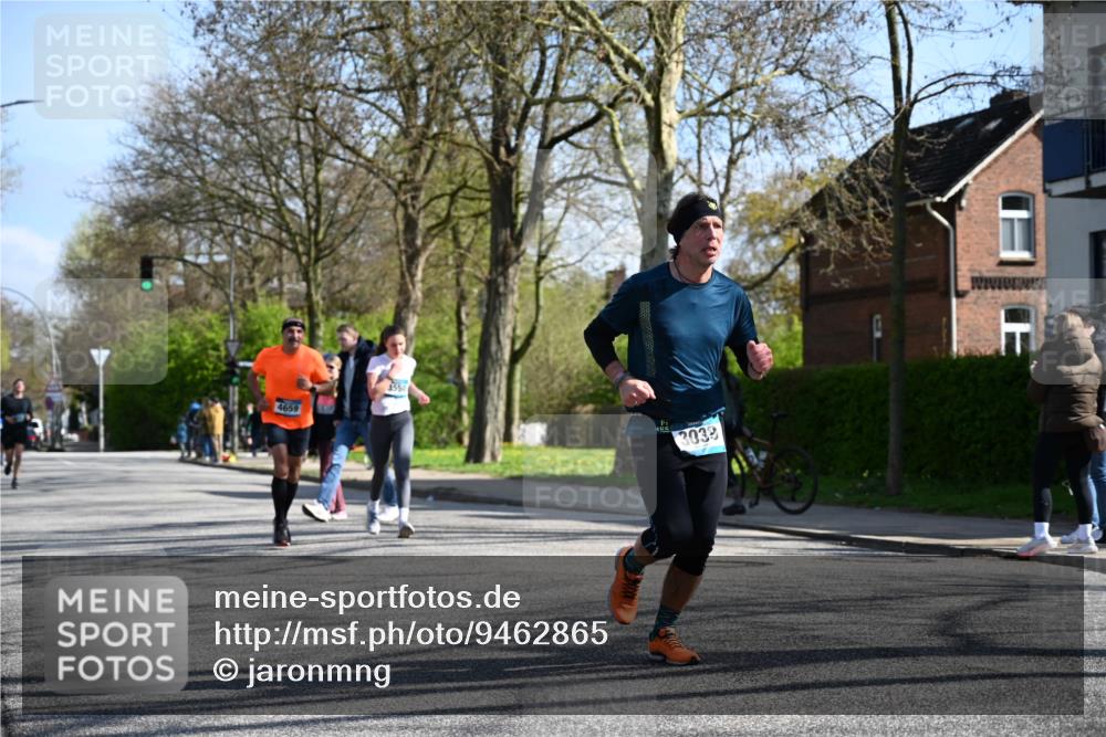 12.04.2026 - 45. Internationalen Wilhelmsburger Insellauf J. Mangold http://msf.ph/oto/9462865 12.04.2026 10:50:51 Ziel 2198, 2197, 3039, 3550, 4659, 2935, 5823, 2762, 2762, 5618, 4756, 2506, 3996, 5608, 2598, 2598, 3049, 4263, 5769, 3572 meine-sportfotos.de