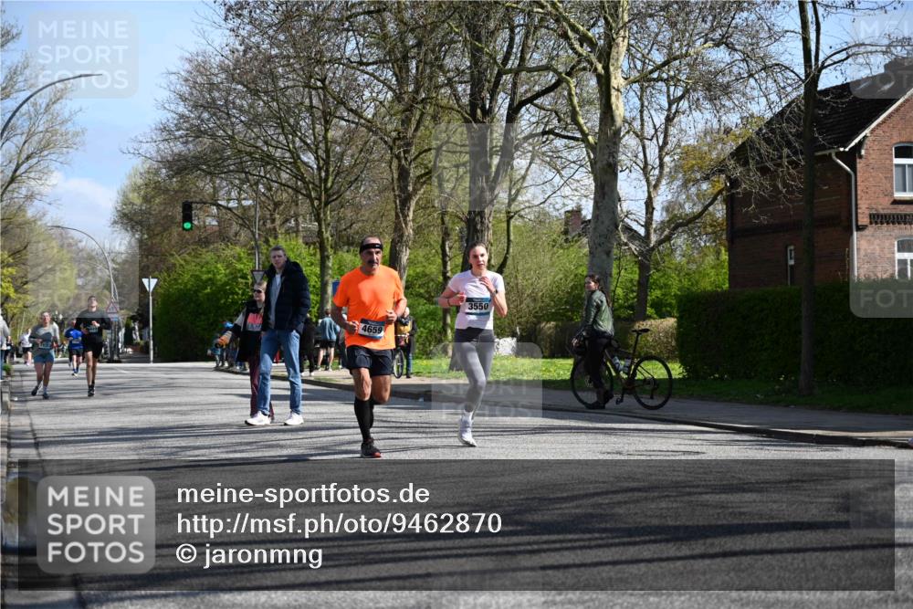 12.04.2026 - 45. Internationalen Wilhelmsburger Insellauf J. Mangold http://msf.ph/oto/9462870 12.04.2026 10:50:52 Ziel 2198, 2197, 3039, 3550, 4659, 2935, 5823, 2762, 5618, 4756, 2506, 3996, 5608, 2598, 3049, 4263, 5769, 3572 meine-sportfotos.de