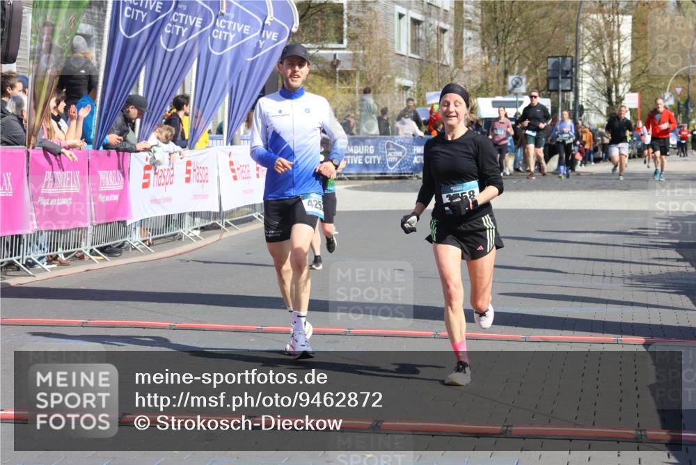 12.04.2026 - 45. Internationalen Wilhelmsburger Insellauf Strokosch-Dieckow http://msf.ph/oto/9462872 12.04.2026 11:11:53 Ziel 3758, 4252, 4744 meine-sportfotos.de
