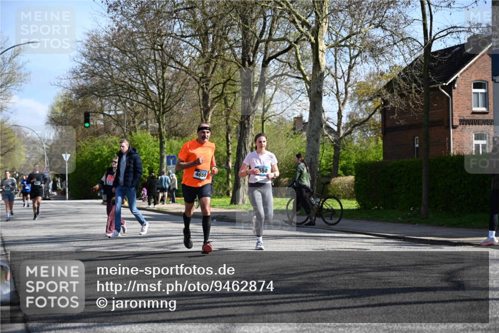 12.04.2026 - 45. Internationalen Wilhelmsburger Insellauf J. Mangold http://msf.ph/oto/9462874 12.04.2026 10:50:52 Ziel 2198, 2197, 3039, 3550, 4659, 2935, 5823, 2762, 5618, 4756, 2506, 3996, 5608, 2598, 3049, 4263, 5769, 3572 meine-sportfotos.de
