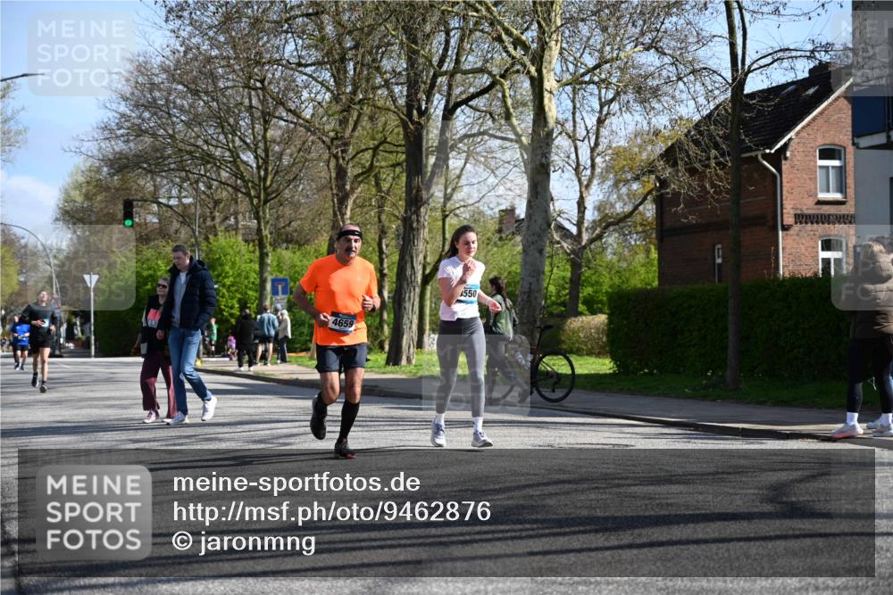 12.04.2026 - 45. Internationalen Wilhelmsburger Insellauf J. Mangold http://msf.ph/oto/9462876 12.04.2026 10:50:52 Ziel 2198, 2197, 3039, 3550, 4659, 2935, 5823, 2762, 5618, 4756, 2506, 3996, 5608, 2598, 3049, 4263, 5769, 3572 meine-sportfotos.de