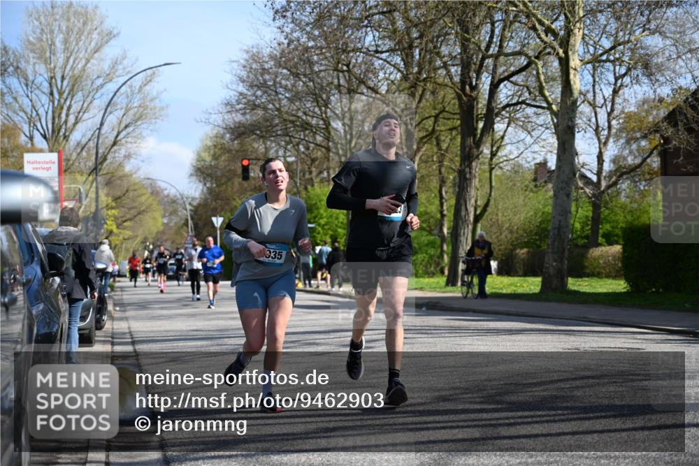 12.04.2026 - 45. Internationalen Wilhelmsburger Insellauf J. Mangold http://msf.ph/oto/9462903 12.04.2026 10:50:59 Ziel 3039, 3550, 4659, 2935, 5823, 2762, 5618, 4756, 2506, 4756, 2506, 3996, 5608, 2598, 3049, 4263, 5769, 3572, 4503 meine-sportfotos.de