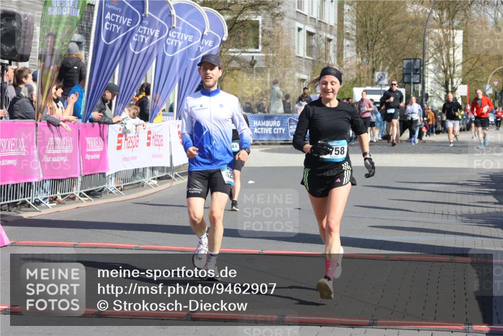 12.04.2026 - 45. Internationalen Wilhelmsburger Insellauf Strokosch-Dieckow http://msf.ph/oto/9462907 12.04.2026 11:11:53 Ziel 3758, 4252, 4744 meine-sportfotos.de