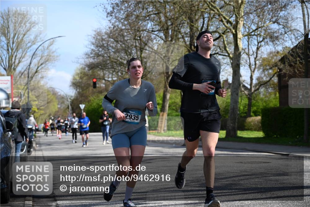 12.04.2026 - 45. Internationalen Wilhelmsburger Insellauf J. Mangold http://msf.ph/oto/9462916 12.04.2026 10:51:00 Ziel 3039, 3550, 4659, 2935, 5823, 2762, 5618, 4756, 2506, 3996, 5608, 2598, 3049, 4263, 5769, 3572, 4503 meine-sportfotos.de