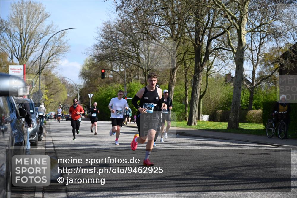 12.04.2026 - 45. Internationalen Wilhelmsburger Insellauf J. Mangold http://msf.ph/oto/9462925 12.04.2026 10:51:11 Ziel 2935, 5823, 2762, 5618, 4756, 2506, 3996, 5608, 2598, 3049, 4263, 5769, 3572, 4503, 3183, 3567, 2729, 5553, 2837, 4541, 2432 meine-sportfotos.de