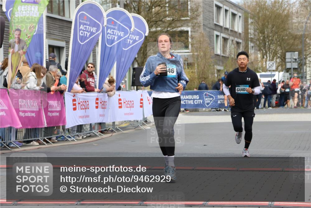 12.04.2026 - 45. Internationalen Wilhelmsburger Insellauf Strokosch-Dieckow http://msf.ph/oto/9462929 12.04.2026 13:17:11 Ziel 3704, 3846, 2316 meine-sportfotos.de