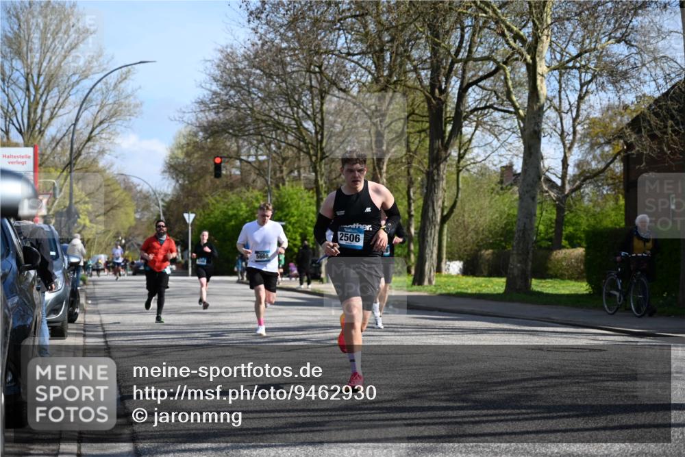 12.04.2026 - 45. Internationalen Wilhelmsburger Insellauf J. Mangold http://msf.ph/oto/9462930 12.04.2026 10:51:12 Ziel 2935, 5823, 2762, 5618, 4756, 2506, 3996, 5608, 2598, 3049, 4263, 5769, 3572, 4503, 3183, 3567, 2729, 5553, 2837, 4541, 2432 meine-sportfotos.de