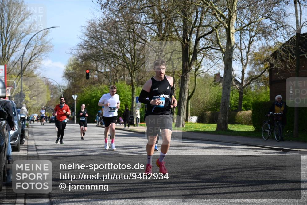 12.04.2026 - 45. Internationalen Wilhelmsburger Insellauf J. Mangold http://msf.ph/oto/9462934 12.04.2026 10:51:12 Ziel 2935, 5823, 2762, 5618, 4756, 2506, 3996, 5608, 2598, 3049, 4263, 5769, 3572, 4503, 3183, 3567, 2729, 5553, 2837, 4541, 2432 meine-sportfotos.de