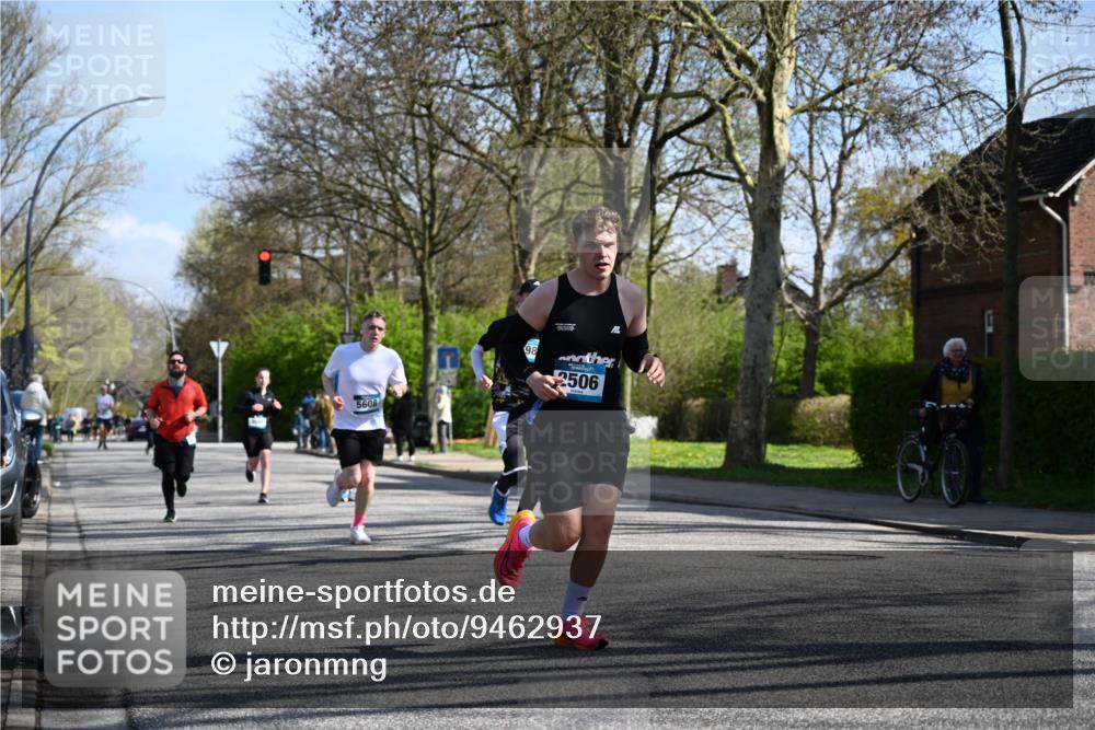 12.04.2026 - 45. Internationalen Wilhelmsburger Insellauf J. Mangold http://msf.ph/oto/9462937 12.04.2026 10:51:12 Ziel 2935, 5823, 2762, 5618, 4756, 2506, 3996, 5608, 2598, 3049, 4263, 5769, 3572, 4503, 3183, 3567, 2729, 5553, 2837, 4541, 2432 meine-sportfotos.de