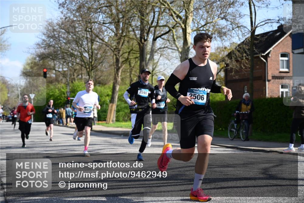12.04.2026 - 45. Internationalen Wilhelmsburger Insellauf J. Mangold http://msf.ph/oto/9462949 12.04.2026 10:51:13 Ziel 2935, 5823, 2762, 5618, 4756, 2506, 3996, 5608, 2598, 3049, 4263, 5769, 3572, 3572, 4503, 3183, 3567, 2729, 5553, 2837, 4541, 2432 meine-sportfotos.de