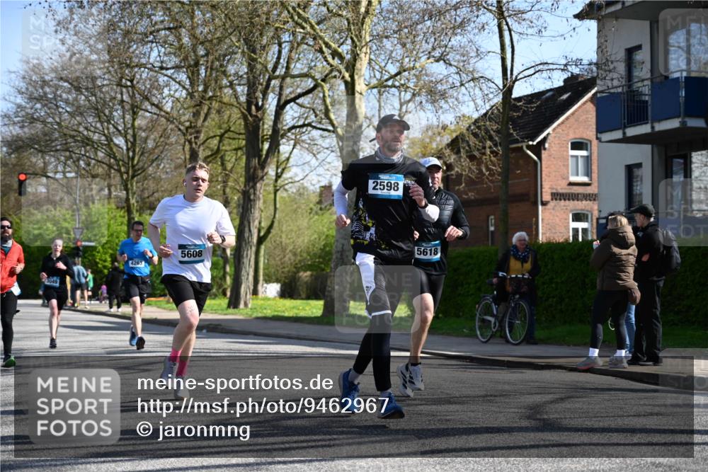 12.04.2026 - 45. Internationalen Wilhelmsburger Insellauf J. Mangold http://msf.ph/oto/9462967 12.04.2026 10:51:14 Ziel 2762, 5618, 4756, 2506, 3996, 5608, 2598, 3049, 4263, 5769, 3572, 4503, 3183, 3567, 2729, 5553, 2837, 4541, 2432 meine-sportfotos.de