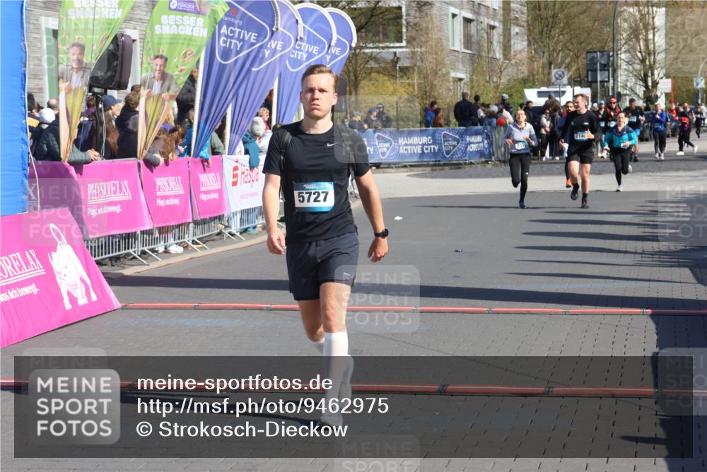 12.04.2026 - 45. Internationalen Wilhelmsburger Insellauf Strokosch-Dieckow http://msf.ph/oto/9462975 12.04.2026 10:53:11 Ziel 5727 meine-sportfotos.de