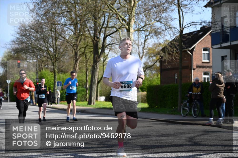 12.04.2026 - 45. Internationalen Wilhelmsburger Insellauf J. Mangold http://msf.ph/oto/9462978 12.04.2026 10:51:15 Ziel 2762, 5618, 4756, 2506, 3996, 5608, 2598, 3049, 4263, 5769, 3572, 4503, 3183, 3567, 2729, 5553, 2837, 4541, 2432 meine-sportfotos.de