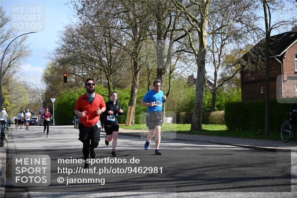 12.04.2026 - 45. Internationalen Wilhelmsburger Insellauf J. Mangold http://msf.ph/oto/9462981 12.04.2026 10:51:15 Ziel 2762, 5618, 4756, 2506, 3996, 5608, 2598, 3049, 4263, 5769, 3572, 4503, 3183, 3567, 2729, 5553, 2837, 4541, 2432 meine-sportfotos.de
