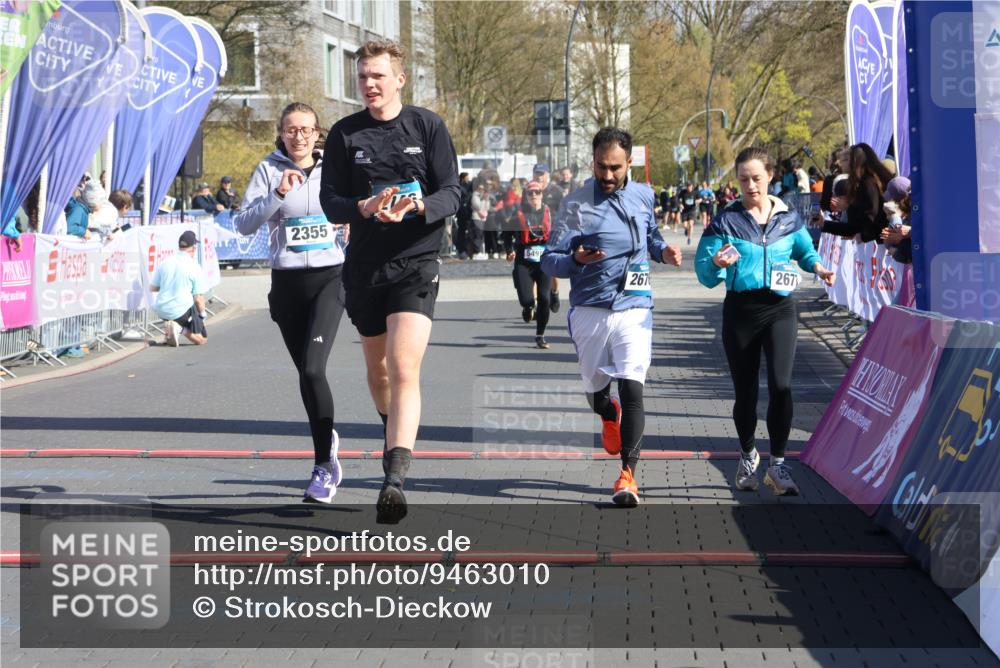 12.04.2026 - 45. Internationalen Wilhelmsburger Insellauf Strokosch-Dieckow http://msf.ph/oto/9463010 12.04.2026 10:53:17 Ziel 2746, 2355, 5491 meine-sportfotos.de