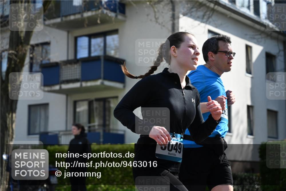 12.04.2026 - 45. Internationalen Wilhelmsburger Insellauf J. Mangold http://msf.ph/oto/9463016 12.04.2026 10:51:19 Ziel 5618, 4756, 2506, 3996, 5608, 2598, 3049, 4263, 5769, 3572, 4503, 3183, 3567, 2729, 5553, 2837, 4541, 2432, 4414 meine-sportfotos.de