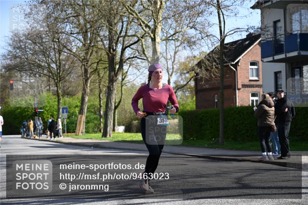12.04.2026 - 45. Internationalen Wilhelmsburger Insellauf J. Mangold http://msf.ph/oto/9463023 12.04.2026 10:51:23 Ziel 5618, 4756, 2506, 3996, 5608, 2598, 3049, 4263, 5769, 3572, 4503, 3183, 3567, 2729, 5553, 2837, 4541, 2432, 4541, 2432, 4414, 5671, 4596, 4024 meine-sportfotos.de
