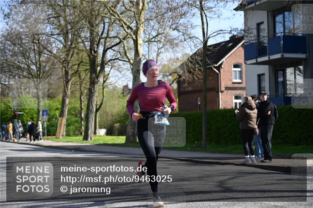 12.04.2026 - 45. Internationalen Wilhelmsburger Insellauf J. Mangold http://msf.ph/oto/9463025 12.04.2026 10:51:24 Ziel 4756, 2506, 3996, 5608, 2598, 3049, 4263, 5769, 3572, 4503, 3183, 3567, 2729, 5553, 2837, 4541, 2432, 4414, 5671, 4596, 4024, 5789 meine-sportfotos.de