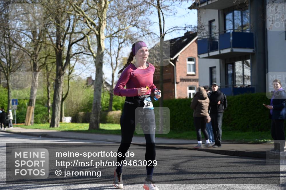 12.04.2026 - 45. Internationalen Wilhelmsburger Insellauf J. Mangold http://msf.ph/oto/9463029 12.04.2026 10:51:24 Ziel 4756, 2506, 3996, 5608, 2598, 3049, 4263, 5769, 3572, 4503, 3183, 3567, 2729, 5553, 2837, 4541, 2432, 4414, 5671, 4596, 4024, 5789 meine-sportfotos.de