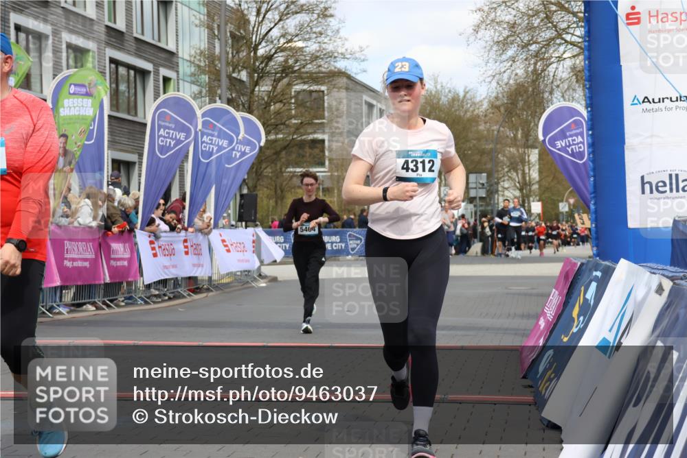 12.04.2026 - 45. Internationalen Wilhelmsburger Insellauf Strokosch-Dieckow http://msf.ph/oto/9463037 12.04.2026 13:17:02 Ziel 3656, 4312, 5404 meine-sportfotos.de