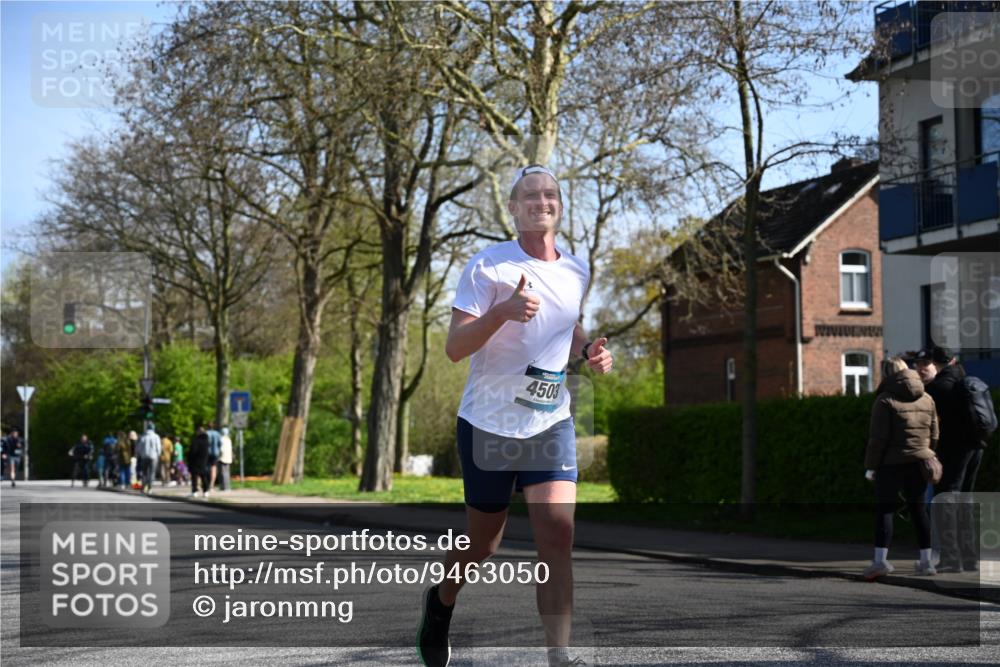 12.04.2026 - 45. Internationalen Wilhelmsburger Insellauf J. Mangold http://msf.ph/oto/9463050 12.04.2026 10:51:29 Ziel 3049, 4263, 5769, 3572, 4503, 3183, 3567, 2729, 5553, 2837, 4541, 2432, 4414, 4414, 5671, 4596, 4024, 5789, 3151, 3674, 3184 meine-sportfotos.de