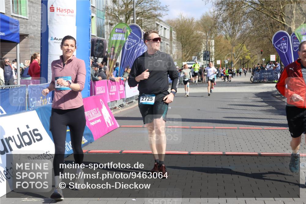 12.04.2026 - 45. Internationalen Wilhelmsburger Insellauf Strokosch-Dieckow http://msf.ph/oto/9463064 12.04.2026 11:12:08 Ziel 4430, 2644, 3112, 2725, 2770 meine-sportfotos.de