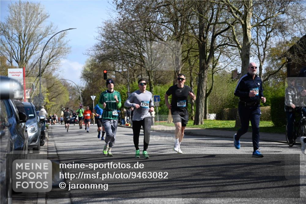 12.04.2026 - 45. Internationalen Wilhelmsburger Insellauf J. Mangold http://msf.ph/oto/9463082 12.04.2026 10:51:44 Ziel 3183, 3567, 2729, 5553, 2837, 4541, 2432, 4414, 5671, 5671, 4596, 4024, 5789, 3151, 3674, 3184, 3366, 3923, 3923, 3887, 3102, 3852, 2239, 2256, 2255, 5501, 5574, 4710 meine-sportfotos.de