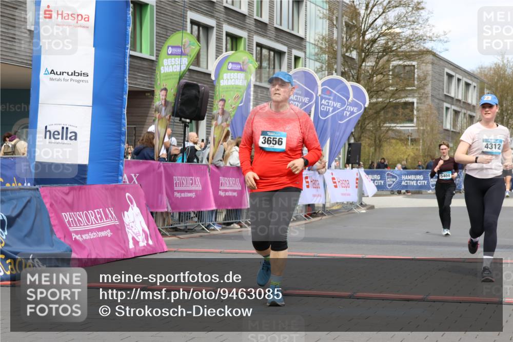 12.04.2026 - 45. Internationalen Wilhelmsburger Insellauf Strokosch-Dieckow http://msf.ph/oto/9463085 12.04.2026 13:17:01 Ziel 3656, 4312, 5404 meine-sportfotos.de
