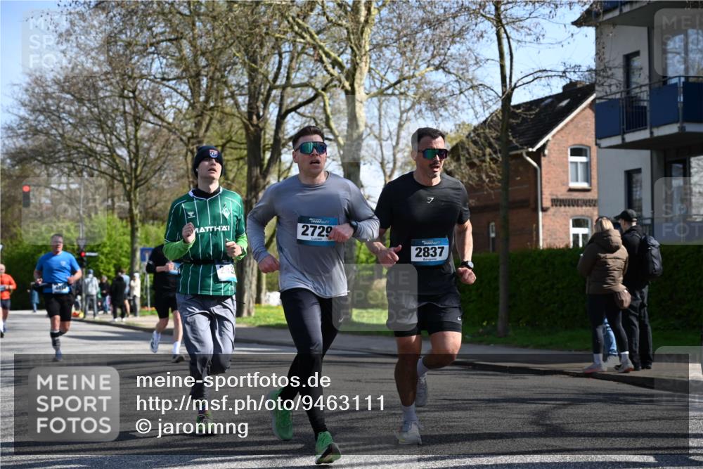 12.04.2026 - 45. Internationalen Wilhelmsburger Insellauf J. Mangold http://msf.ph/oto/9463111 12.04.2026 10:51:46 Ziel 3183, 3567, 2729, 5553, 2837, 4541, 2432, 4414, 5671, 4596, 4596, 4024, 5789, 3151, 3674, 3184, 3366, 3923, 3887, 3102, 3852, 2239, 2256, 2255, 5501, 5574, 4710 meine-sportfotos.de