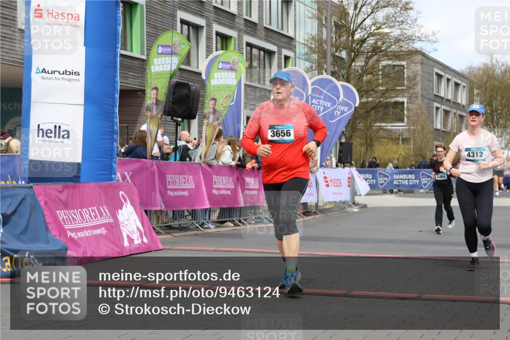 12.04.2026 - 45. Internationalen Wilhelmsburger Insellauf Strokosch-Dieckow http://msf.ph/oto/9463124 12.04.2026 13:17:01 Ziel 3656, 4312, 5404 meine-sportfotos.de