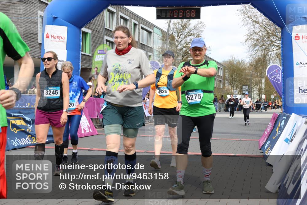 12.04.2026 - 45. Internationalen Wilhelmsburger Insellauf Strokosch-Dieckow http://msf.ph/oto/9463158 12.04.2026 13:16:57 Ziel 5275, 5269, 4820, 4926, 3656, 4312 meine-sportfotos.de