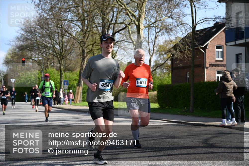 12.04.2026 - 45. Internationalen Wilhelmsburger Insellauf J. Mangold http://msf.ph/oto/9463171 12.04.2026 10:51:54 Ziel 3183, 3567, 2729, 5553, 2837, 4541, 2432, 4414, 5671, 4596, 4024, 5789, 3151, 3674, 3184, 3366, 3923, 3887, 3102, 3852, 2239, 2256, 2255, 5501, 5574, 5501, 5574, 4710, 4689, 4836, 3291 meine-sportfotos.de