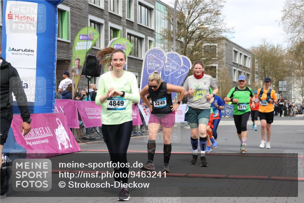 12.04.2026 - 45. Internationalen Wilhelmsburger Insellauf Strokosch-Dieckow http://msf.ph/oto/9463241 12.04.2026 13:16:53 Ziel 3245, 4849, 3195, 5275, 5269, 4820, 4926 meine-sportfotos.de