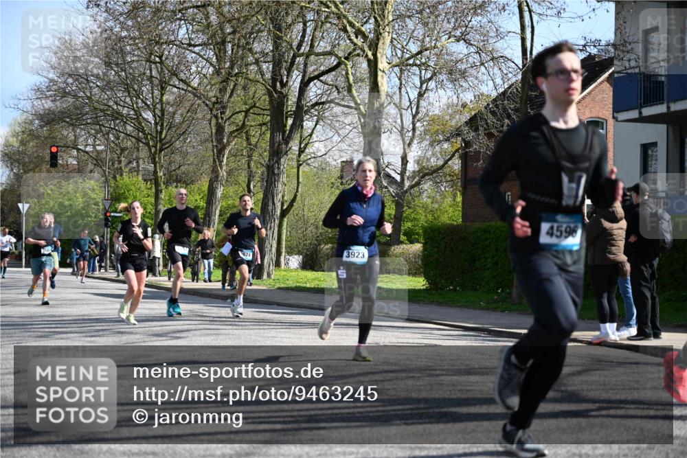 12.04.2026 - 45. Internationalen Wilhelmsburger Insellauf J. Mangold http://msf.ph/oto/9463245 12.04.2026 10:52:05 Ziel 4414, 5671, 4596, 4024, 5789, 3151, 3674, 3184, 3366, 3923, 3887, 3102, 3852, 2239, 2256, 2255, 2256, 2255, 5501, 5574, 4710, 4689, 4836, 3291, 5284, 3577, 2625, 4008, 3237, 5727 meine-sportfotos.de