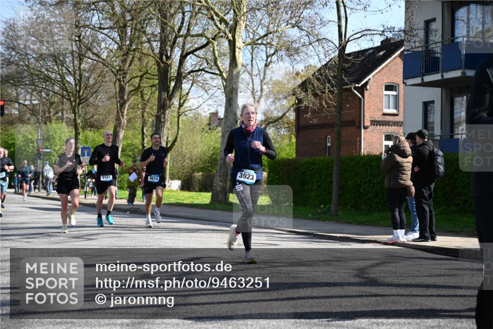 12.04.2026 - 45. Internationalen Wilhelmsburger Insellauf J. Mangold http://msf.ph/oto/9463251 12.04.2026 10:52:05 Ziel 4414, 5671, 4596, 4024, 5789, 3151, 3674, 3184, 3366, 3923, 3887, 3102, 3852, 2239, 2256, 2255, 2256, 2255, 5501, 5574, 4710, 4689, 4836, 3291, 5284, 3577, 2625, 4008, 3237, 5727 meine-sportfotos.de