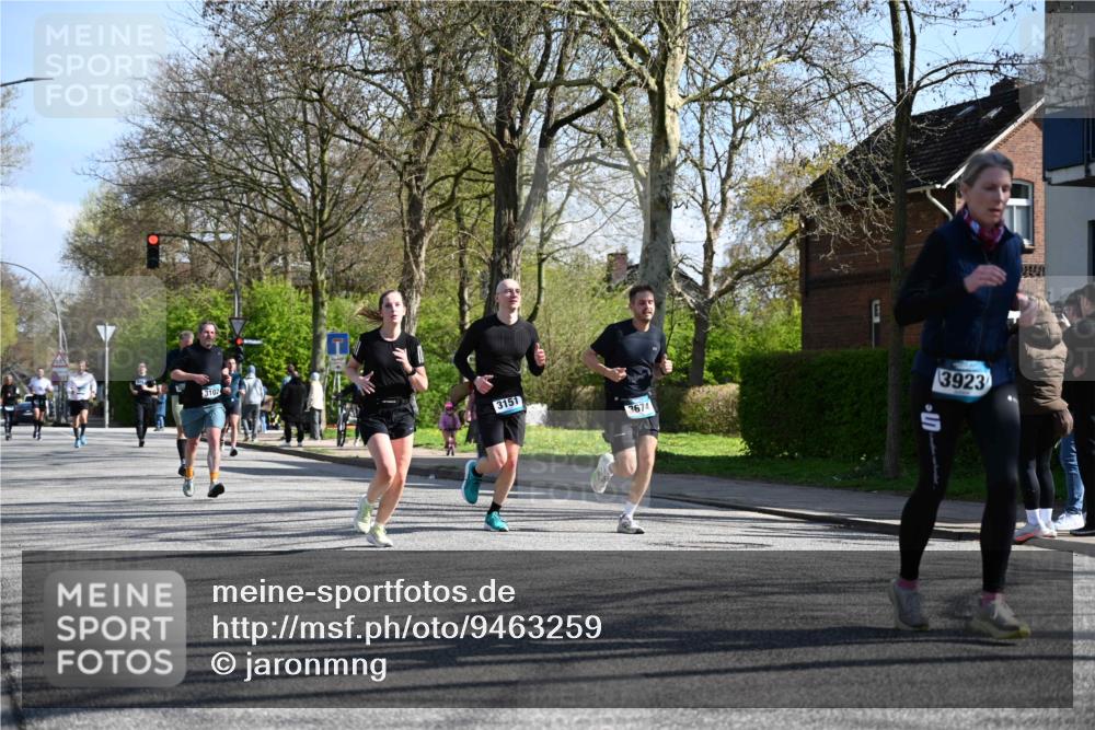 12.04.2026 - 45. Internationalen Wilhelmsburger Insellauf J. Mangold http://msf.ph/oto/9463259 12.04.2026 10:52:06 Ziel 4414, 5671, 4596, 4024, 5789, 3151, 3674, 3184, 3366, 3923, 3887, 3102, 3852, 2239, 2256, 2255, 5501, 5574, 5501, 5574, 4710, 4689, 4836, 3291, 3291, 5284, 3577, 2625, 4008, 3237, 5727 meine-sportfotos.de